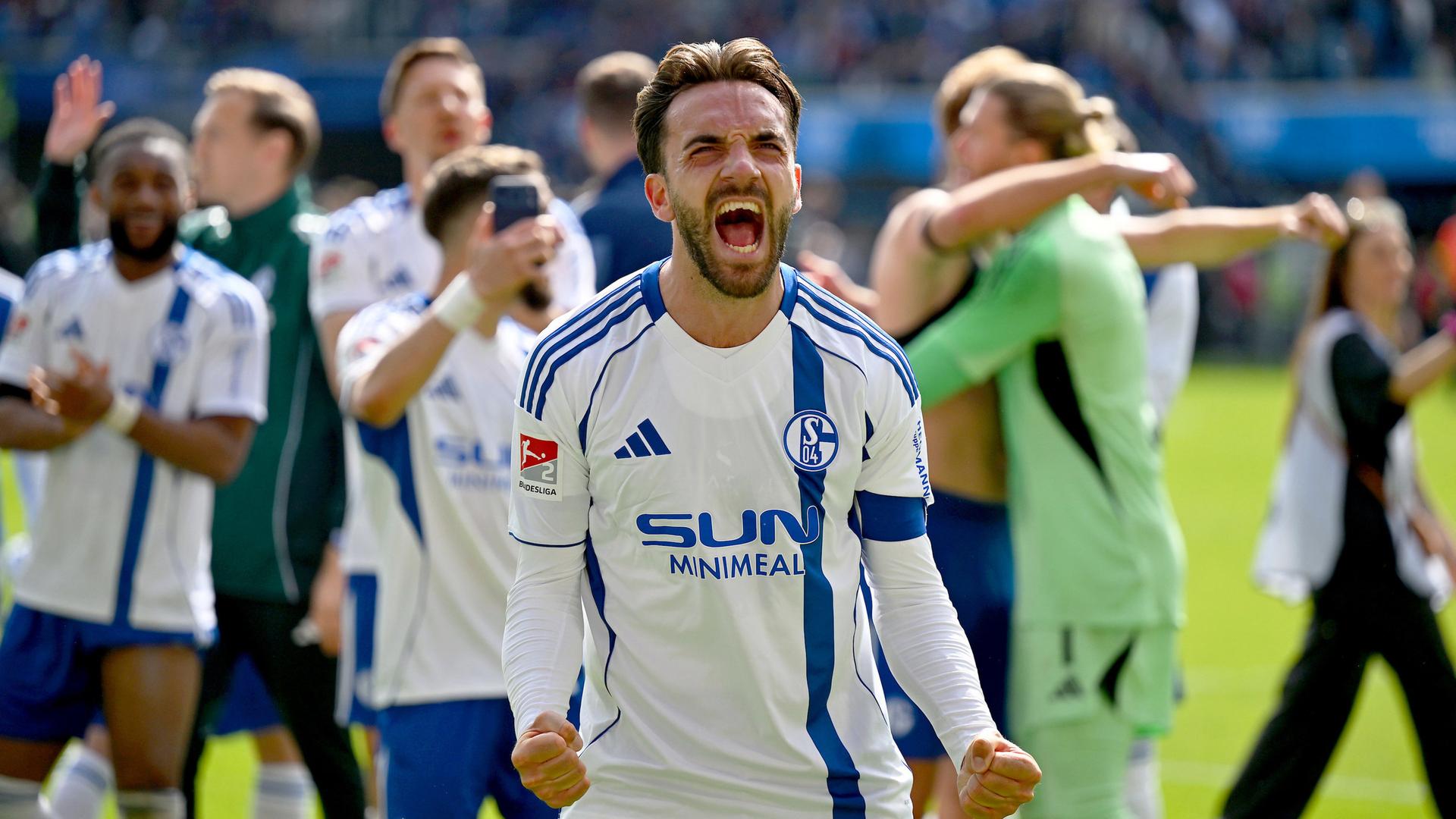 Schalke dreht ein 0:2 und sichert sich den Aufstiegs-Matchball