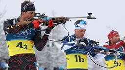 Philipp Nawrath beim Stehen-Schießen.