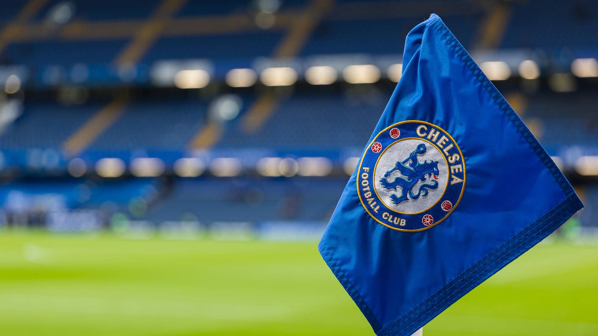 Eckfahne des FC Chelsea im Stamford Bridge Stadium | IMAGO / Pro Sports Images