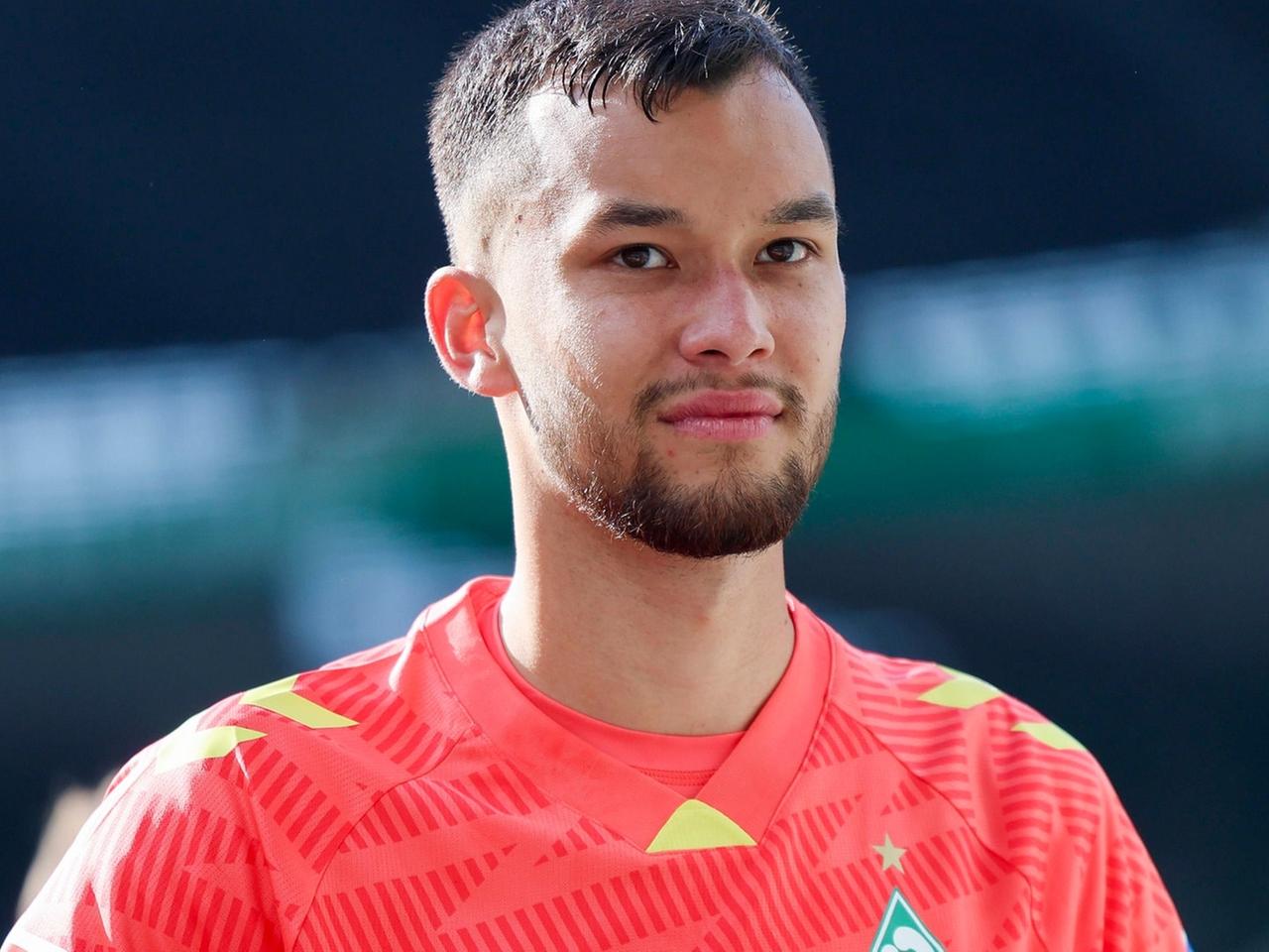 Atubolus Zukunft offen: Freiburg verpflichtet Werder-Torwart Mio Backhaus |  sportschau.de