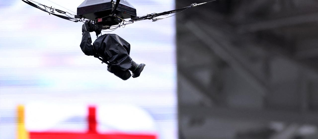 Eine Spidercam im Spiel Norwegen gegen England