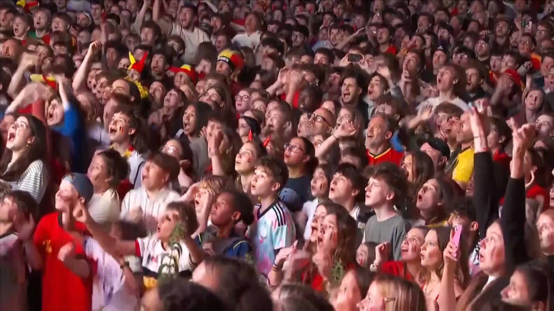Belgien Fans feiern nach dem Sieg Ã¼ber den Senegal | ARD