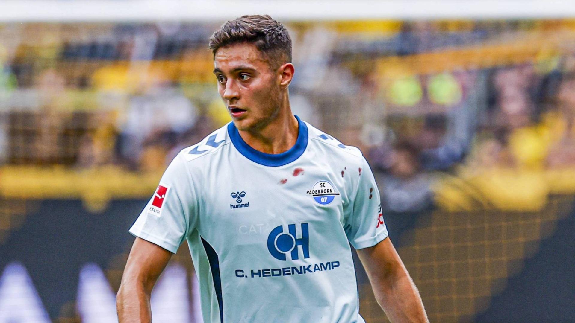 Paderborns Stefano Marino im Spiel gegen Borussia Dortmund  | IMAGO/ANP