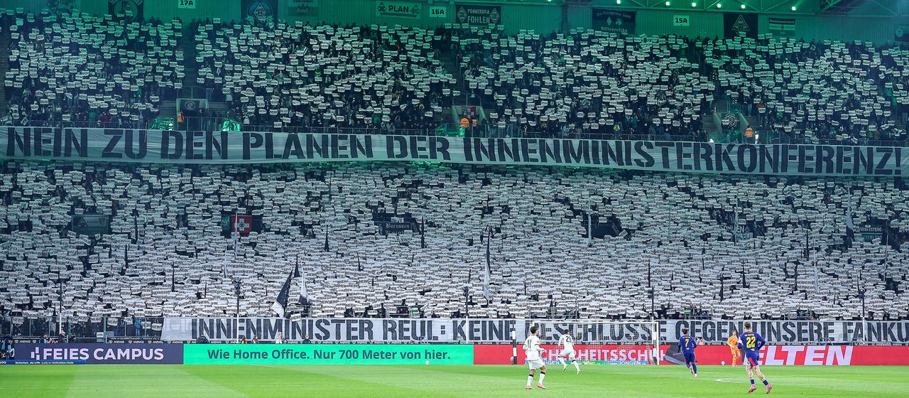 Proteste in Mönchengladbach gegen die im Raum stehenden Maßnahmen