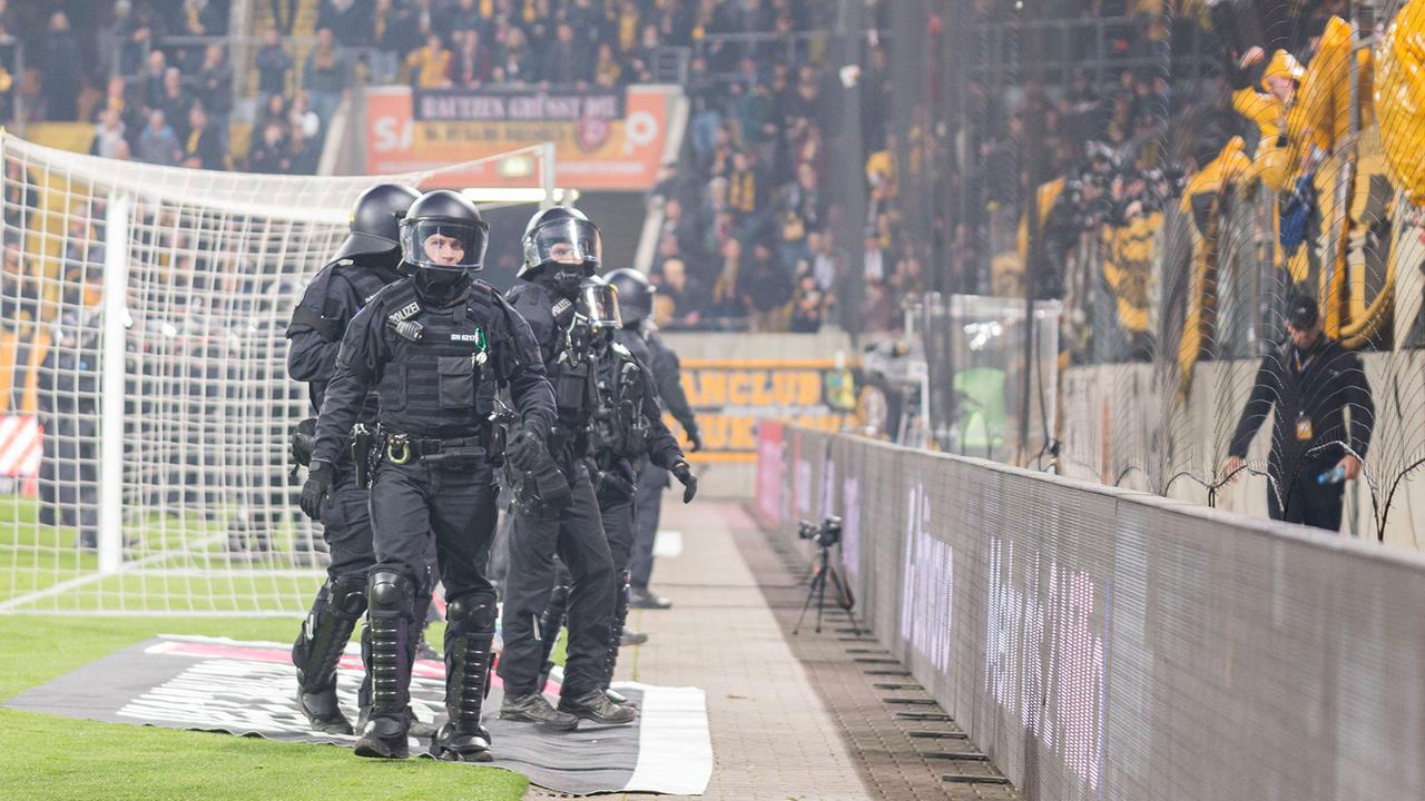 DFB und DFL verurteilen Krawalle bei Hertha-Spiel in Dresden