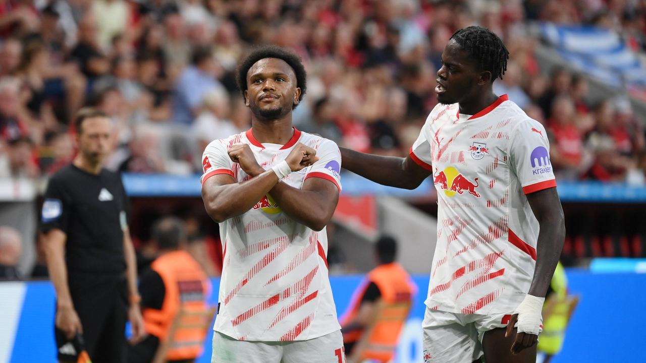 Lois Openda von RB Leipzig jubelt nach einem Treffer | REUTERS/Schmuelgen