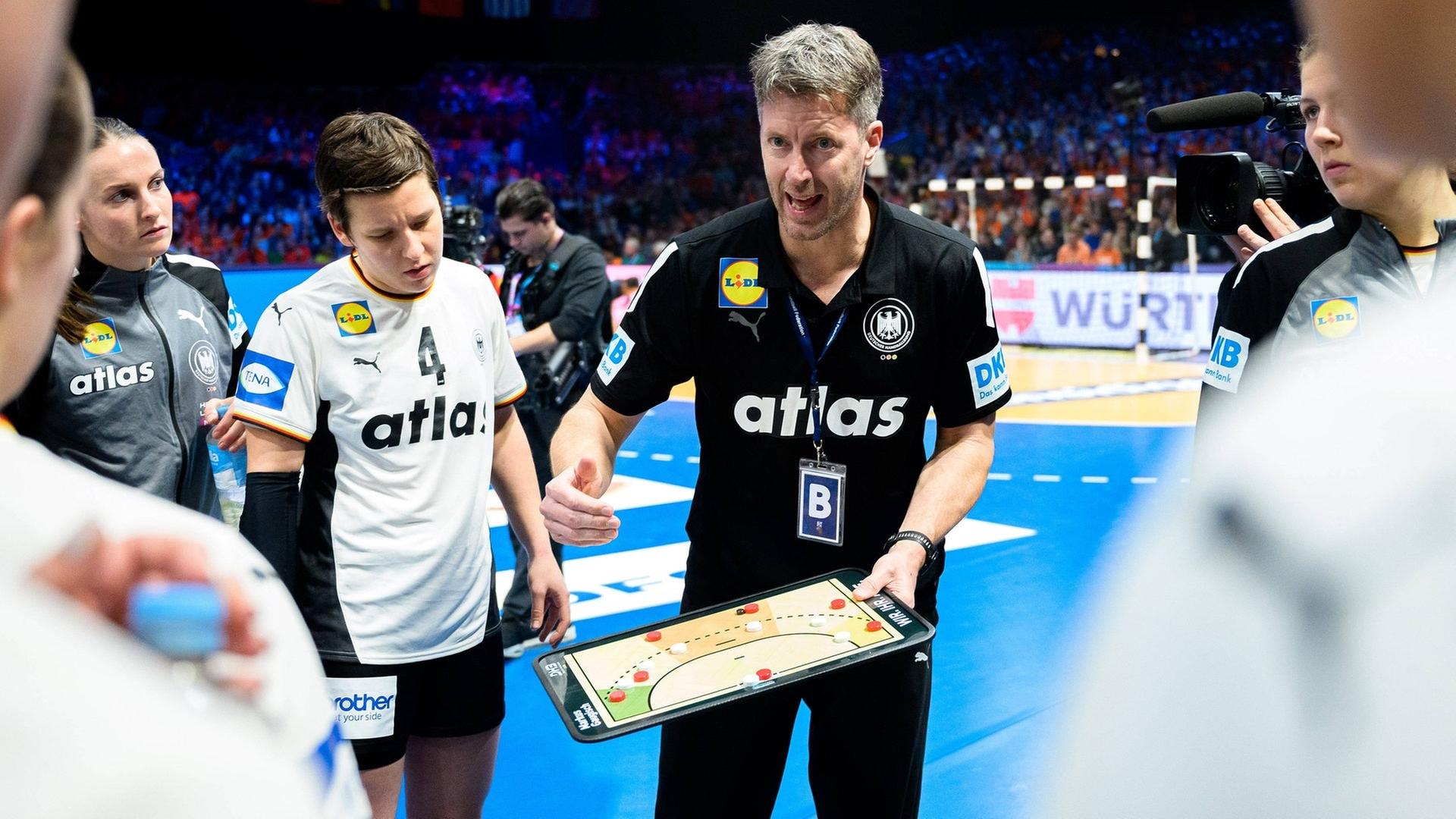 Gaugisch bleibt Bundestrainer der Handballerinnen