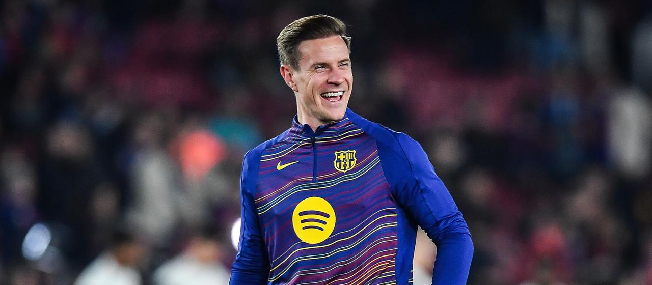 Marc Andre Ter Stegen wärmt sich vor einem Spiel auf