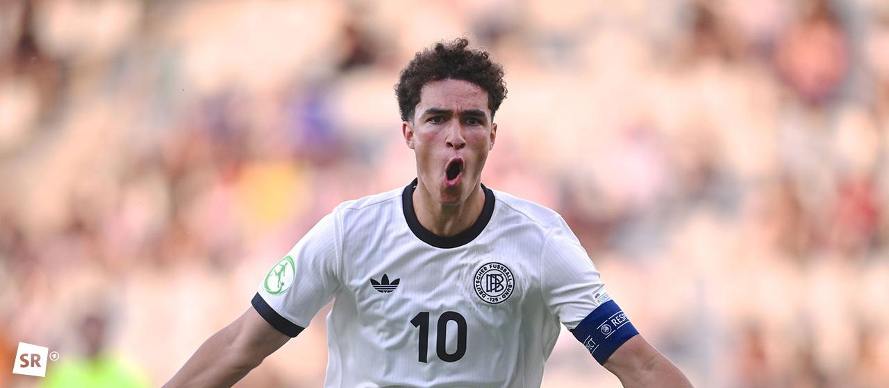 Noah Darvich jubelt nach einem Torerfolg