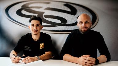 SVE-Neuzugang Jason Ceka unterschreibt den Vertrag