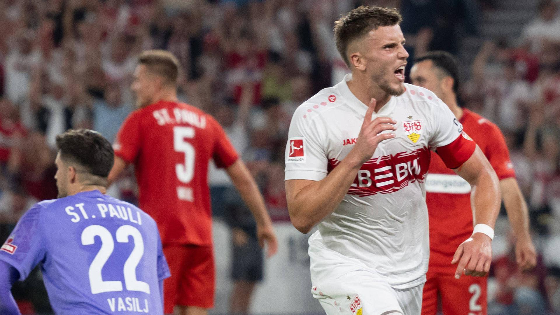 Ermedin Demirovic bejubelt seinen Treffer zum 1:0 | IMAGO/Eibner