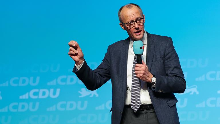Friedrich Merz im Wahlkampf 2025: "Bundesjugendspiele nicht nur mit  Teilnehmerurkunden" | sportschau.de