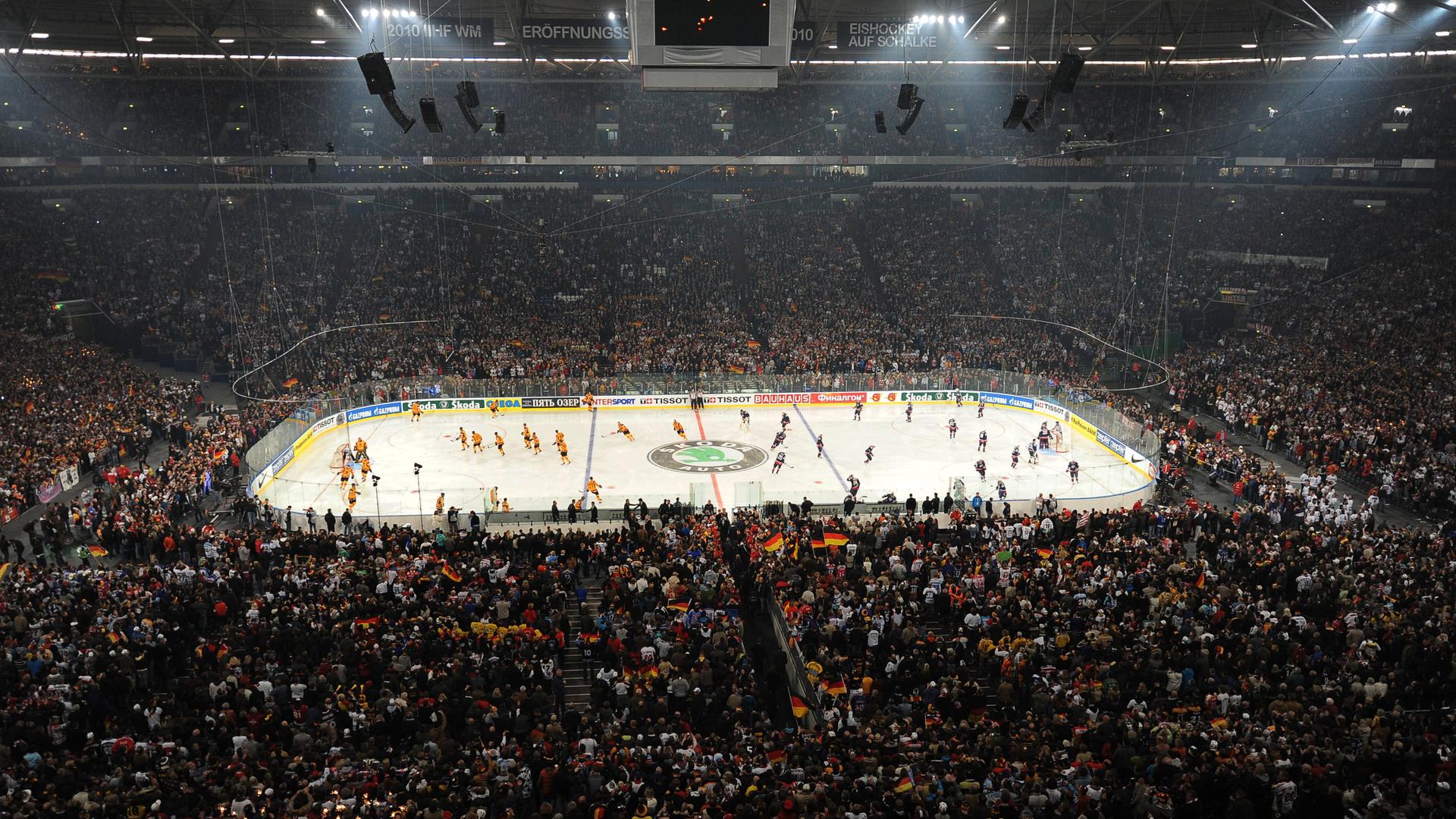 Das ErÃ¶ffnungsspiel der Eishockey-WM soll 2027, wie 2010, auf Schalke ausgetragen werden. | dpa