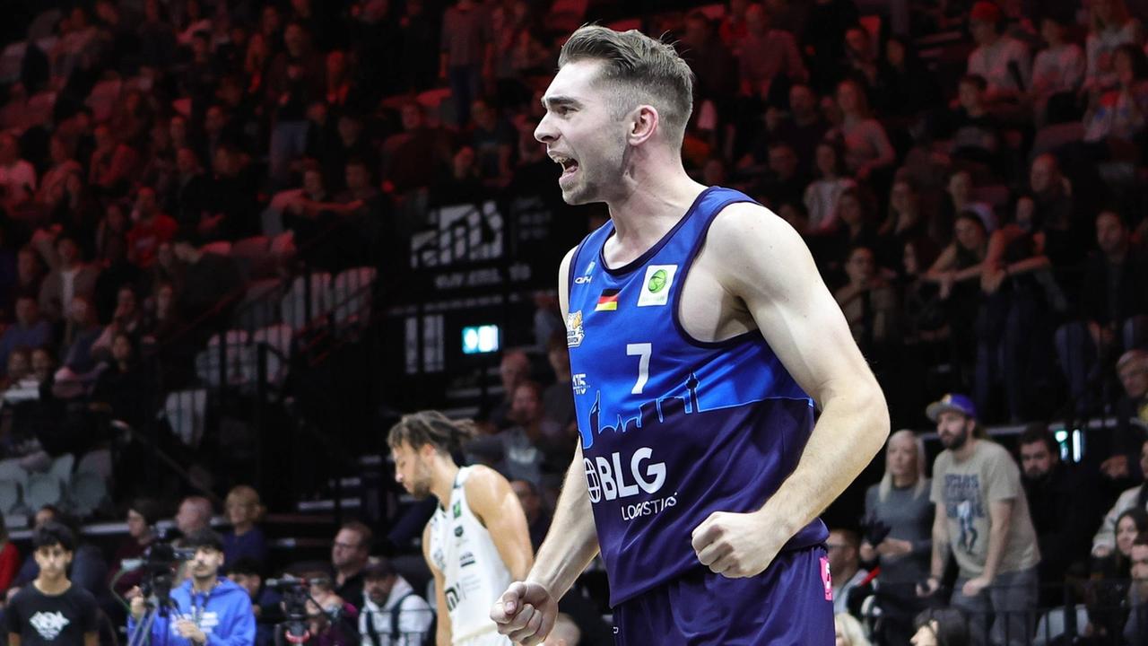 Eisb-ren-vor-Basketball-Nordderby-im-Pokal-Absolutes-Traumlos-