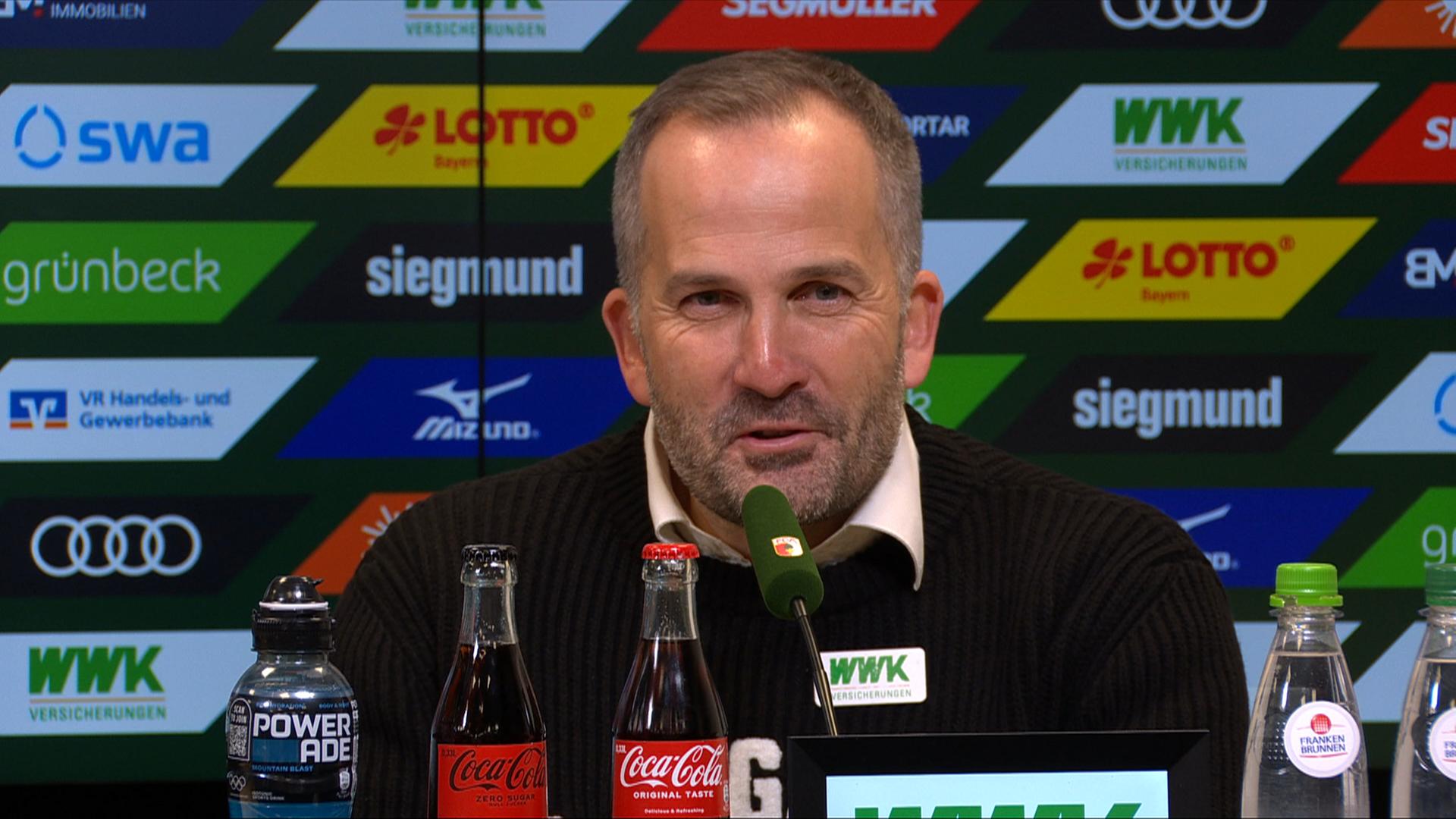 Manuel Baum auf der Pressekonferenz | sportschau