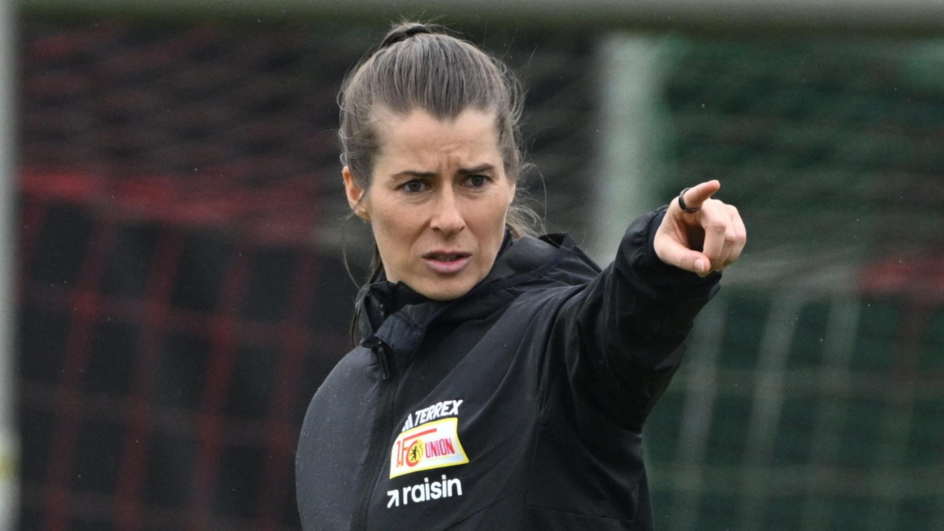 Мари-Луиз Эта на тренировке в Унионе. | REUTERS/Annegret Hilse