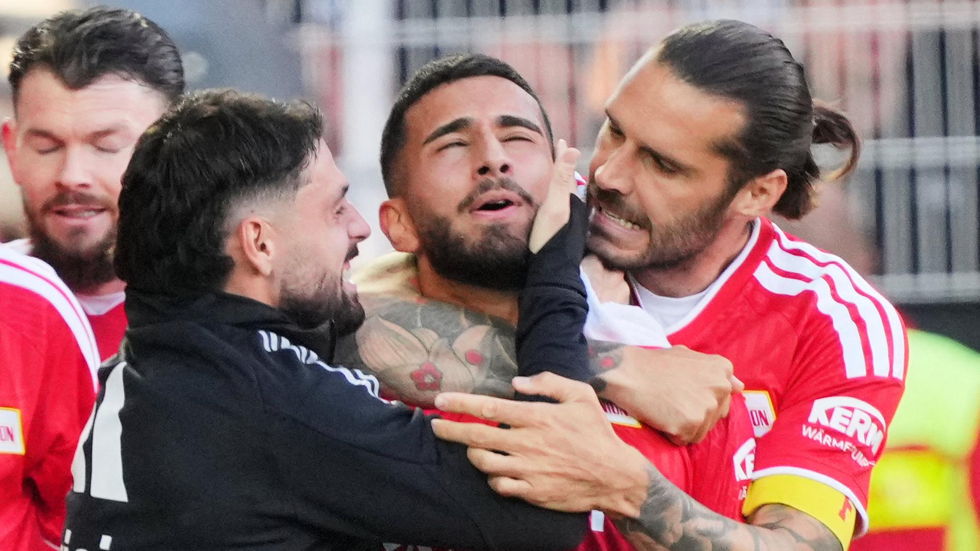Livan Burcu lässt sich für sein Tor feiern | Soeren Stache/dpa