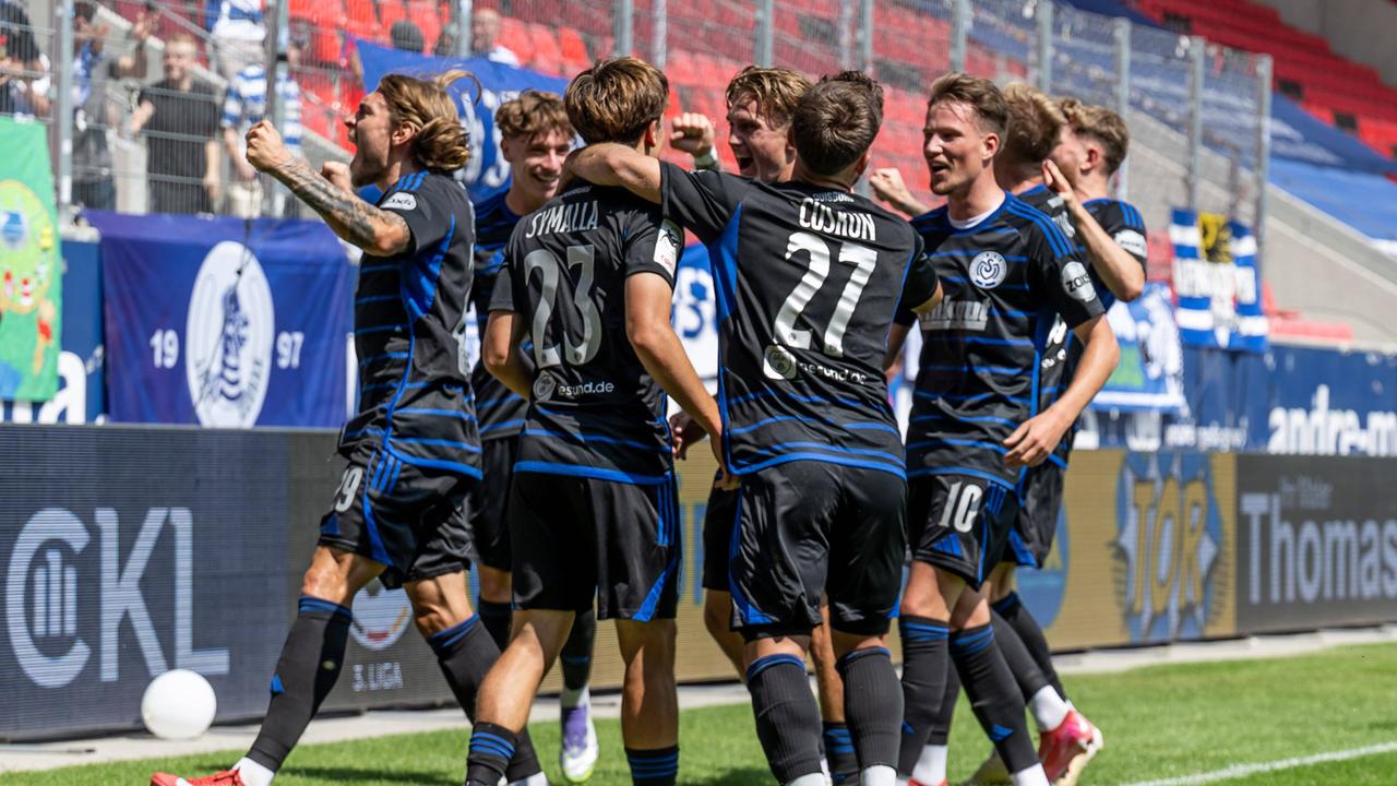 Sensation in Regensburg: Sussek trifft und katapultiert Duisburg an die Spitze der 3. Liga!