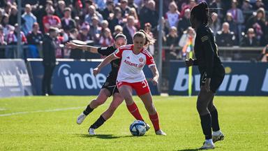 Treffen im Pokal-Halbfinale erneut aufeinander: Die Frauen des FC Bayern und von Eintracht Frankfurt