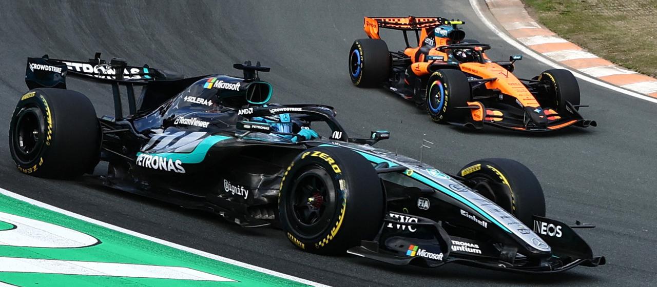 George Russell (v.) im Sprintrennen in Zandvoort