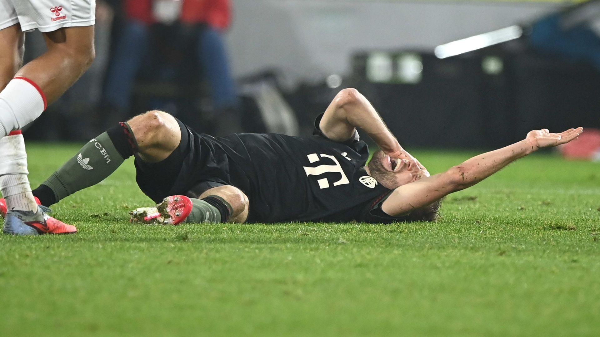 Konrad Laimer liegt verletzt am Boden | picture alliance / SVEN SIMON | Malte Ossowski