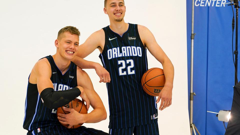 Franz Wagner und Moritz Wagner | picture alliance / ASSOCIATED PRESS | John Raoux Franz Wagner und Moritz Wagner