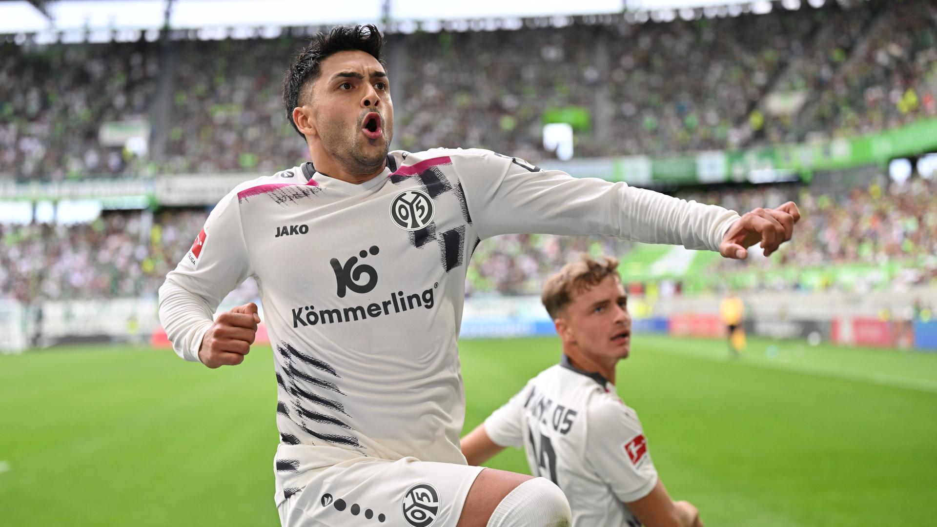 Nadiem Amiri jubelt | dpa/Swen Pförtner