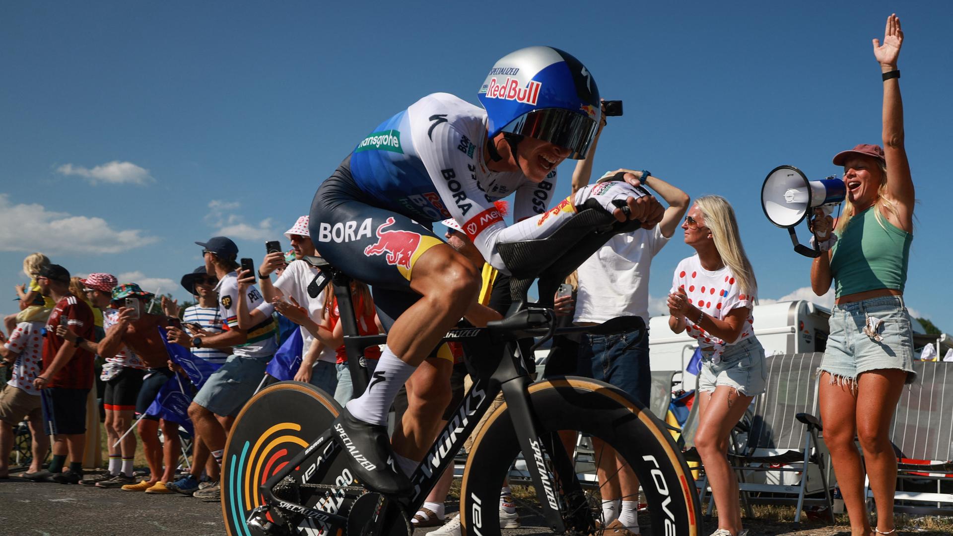 Lipowitz stürzt bei Evenepoel-Sieg und muss die Tour aufgeben