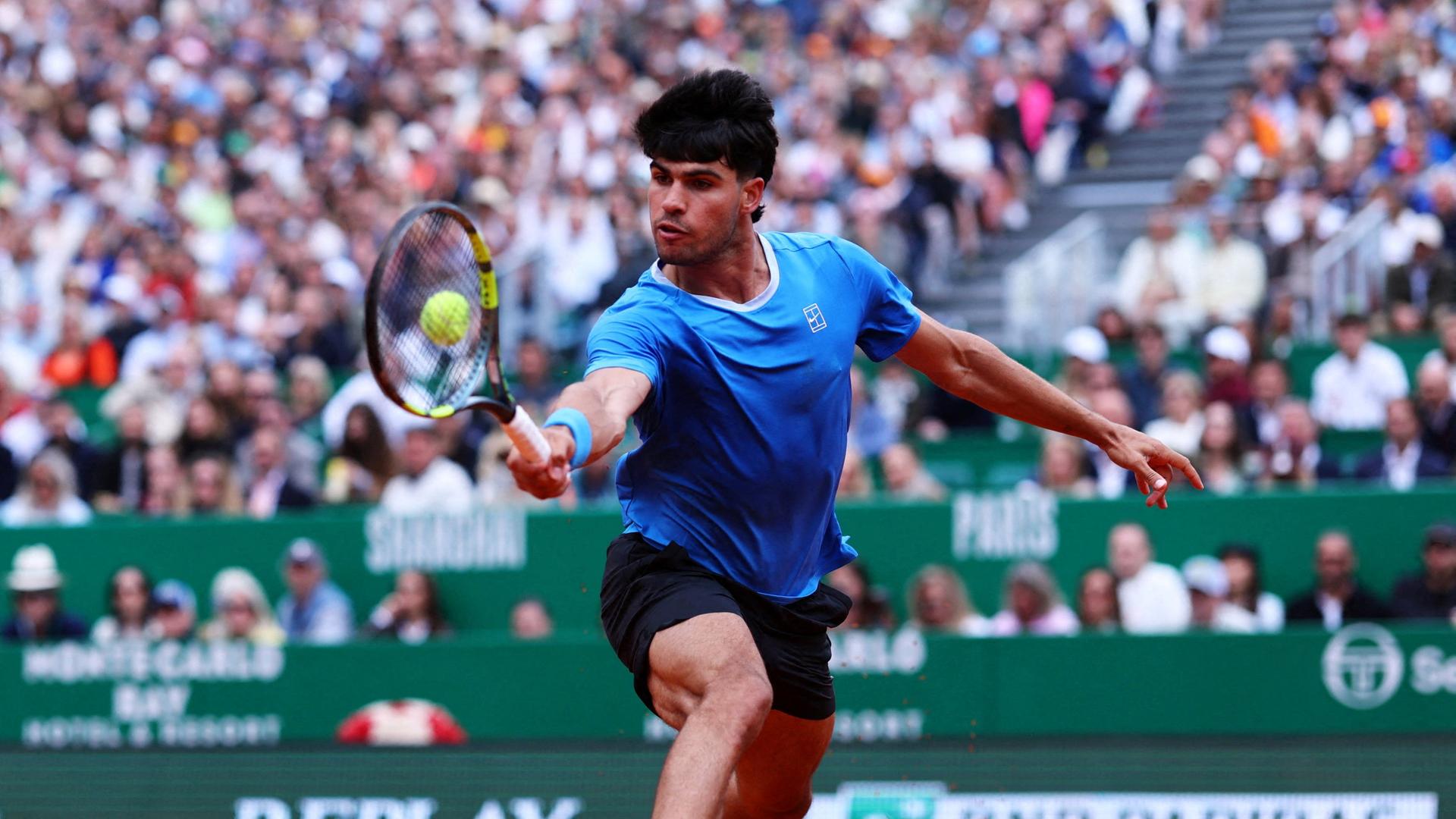 Carlos Alcaraz siegt überzeugend gegen Sebastian Baez