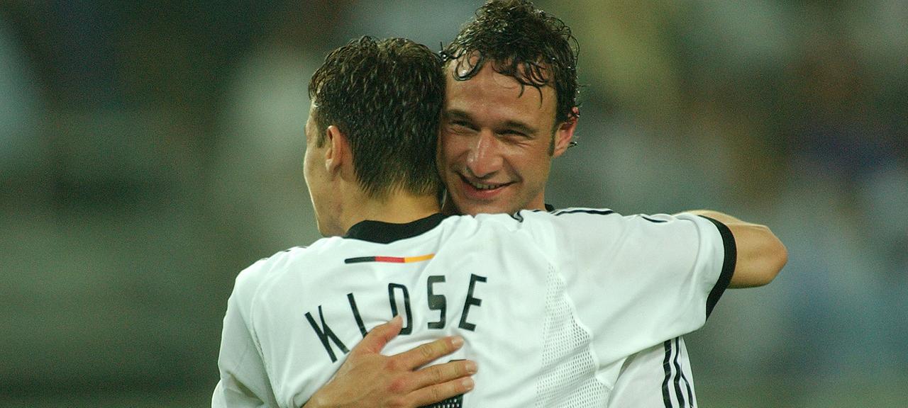 Tor des Monats Juni 2002, Marco Bode und Miroslav Klose | dpa Tor des Monats Juni 2002, Marco Bode und Miroslav Klose