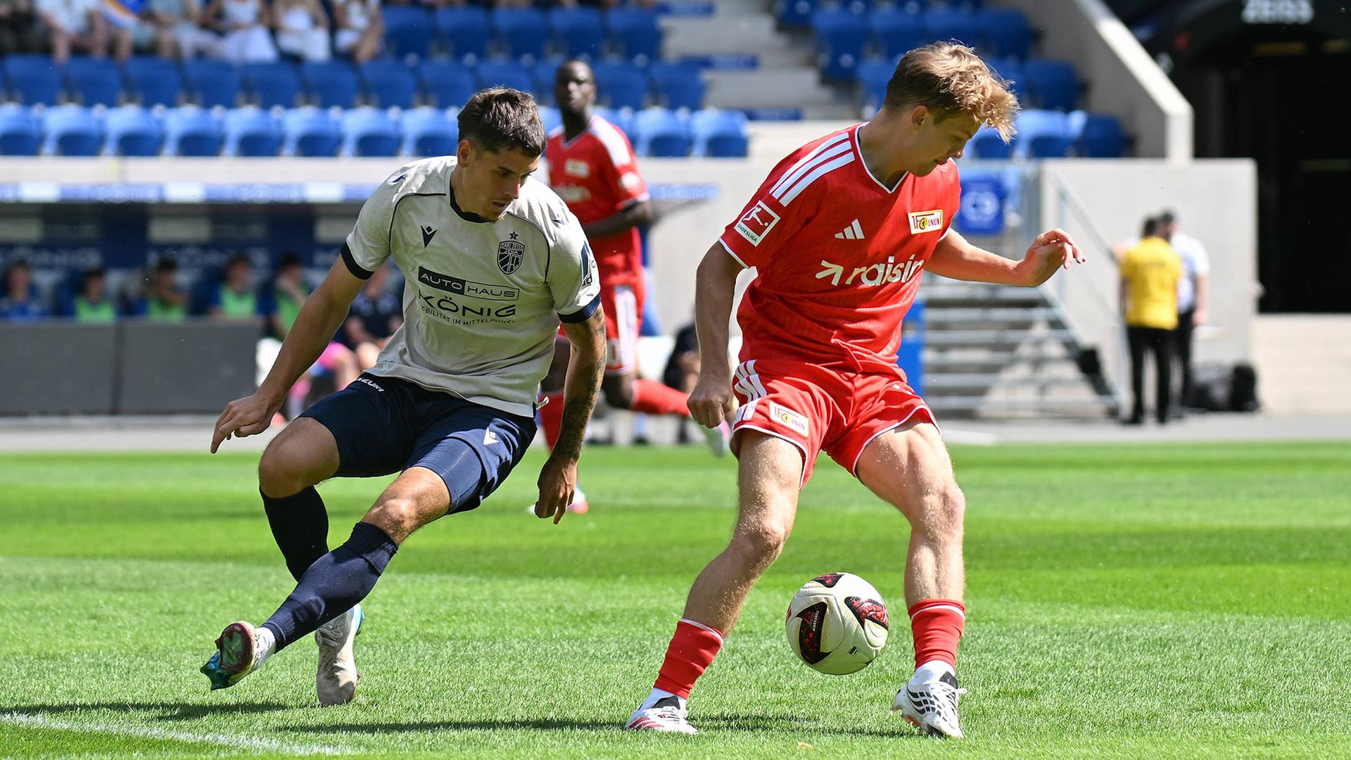 Tom Rothe (r.) von Union Berlin beim Testspiel gegen Carl Zeiss Jena (imago images/Lobeca) | imago images/Lobeca