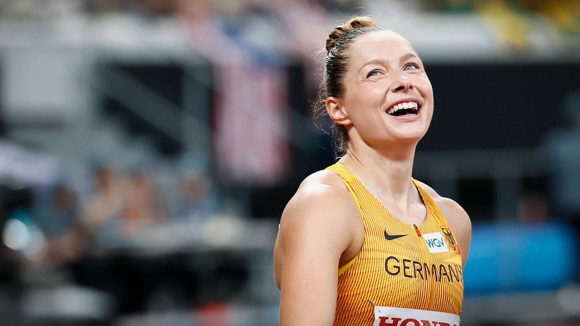 Gina LÃ¼ckenkemper | IMAGO / Beautiful Sports