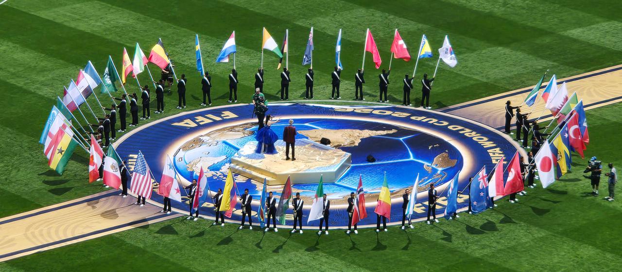 Die Flaggen der teilnehmenden Länder bei der Eröffnungsfeier zur WM 2026