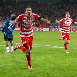 Audio: rbb24 Inforadio | 29. Okt. 2025 | Lars Becker | IMAGO / Matthias Koch Danilho Doekhi feiert seinen Siegtreffer gegen Arminia Bielefeld (Quelle: IMAGO / Matthias Koch)