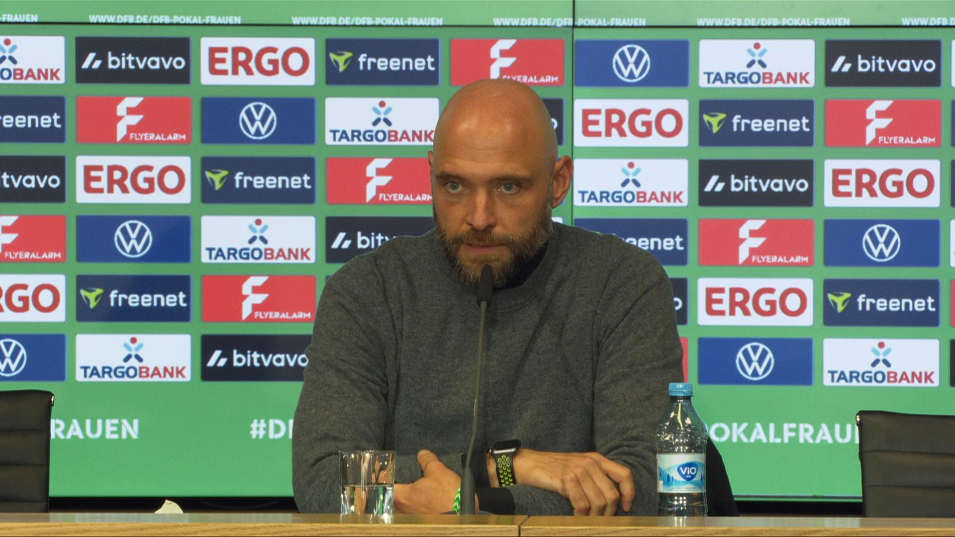 Wolfsburgs Trainer Lerch - "Benchmark im deutschen Frauen-Fußball"