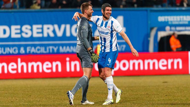 Spielszene Hansa Rostock - Erzgebirge Aue
