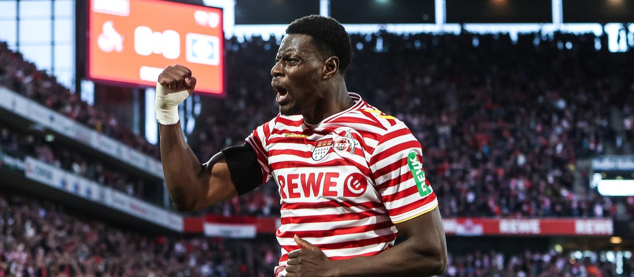 Ragnar Ache bejubelt den Treffer zum 1:0