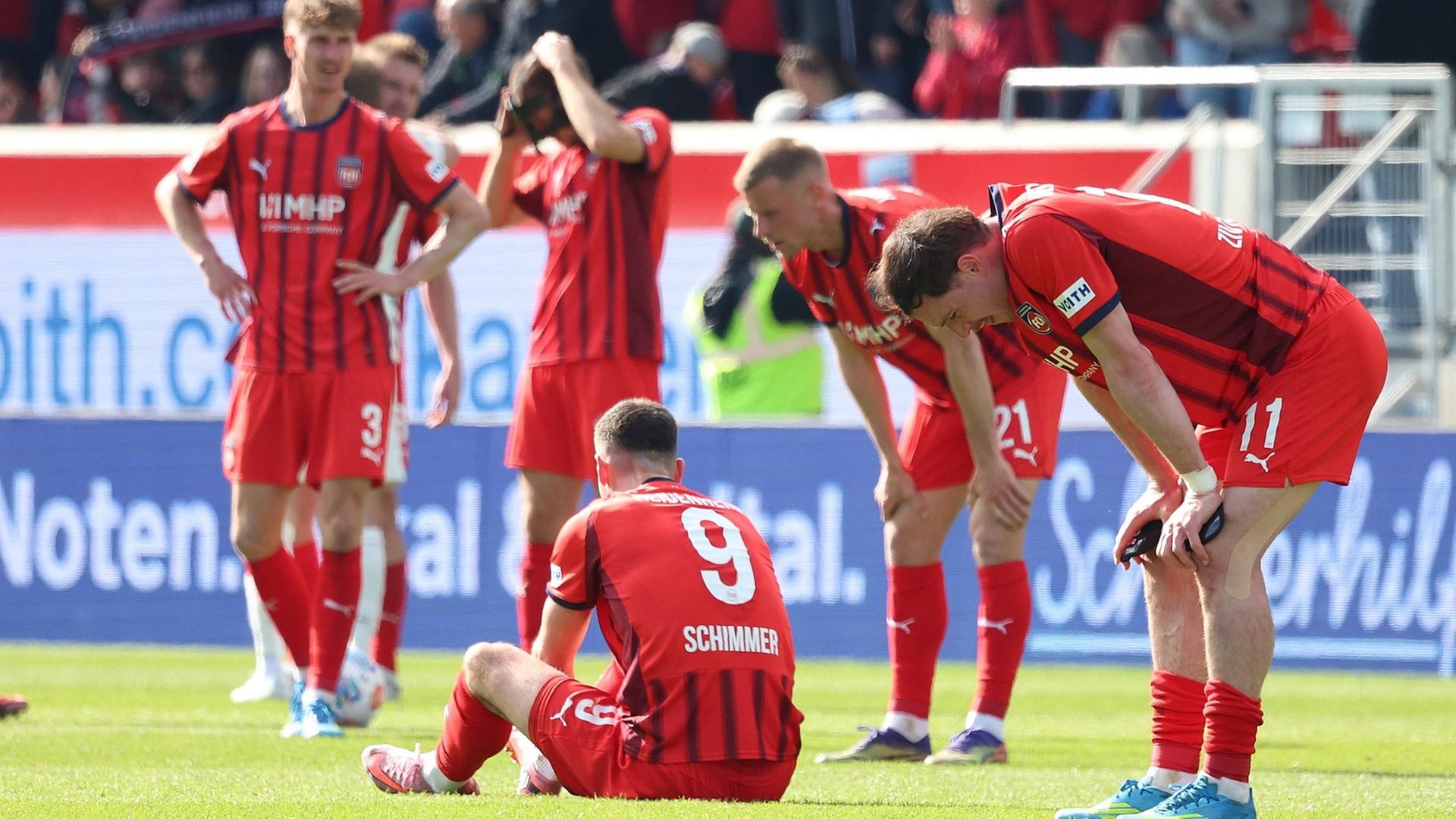 Der 1. FC Heidenheim steigt nach drei Jahren aus der Bundesliga ab | IMAGO, Jan Hübner