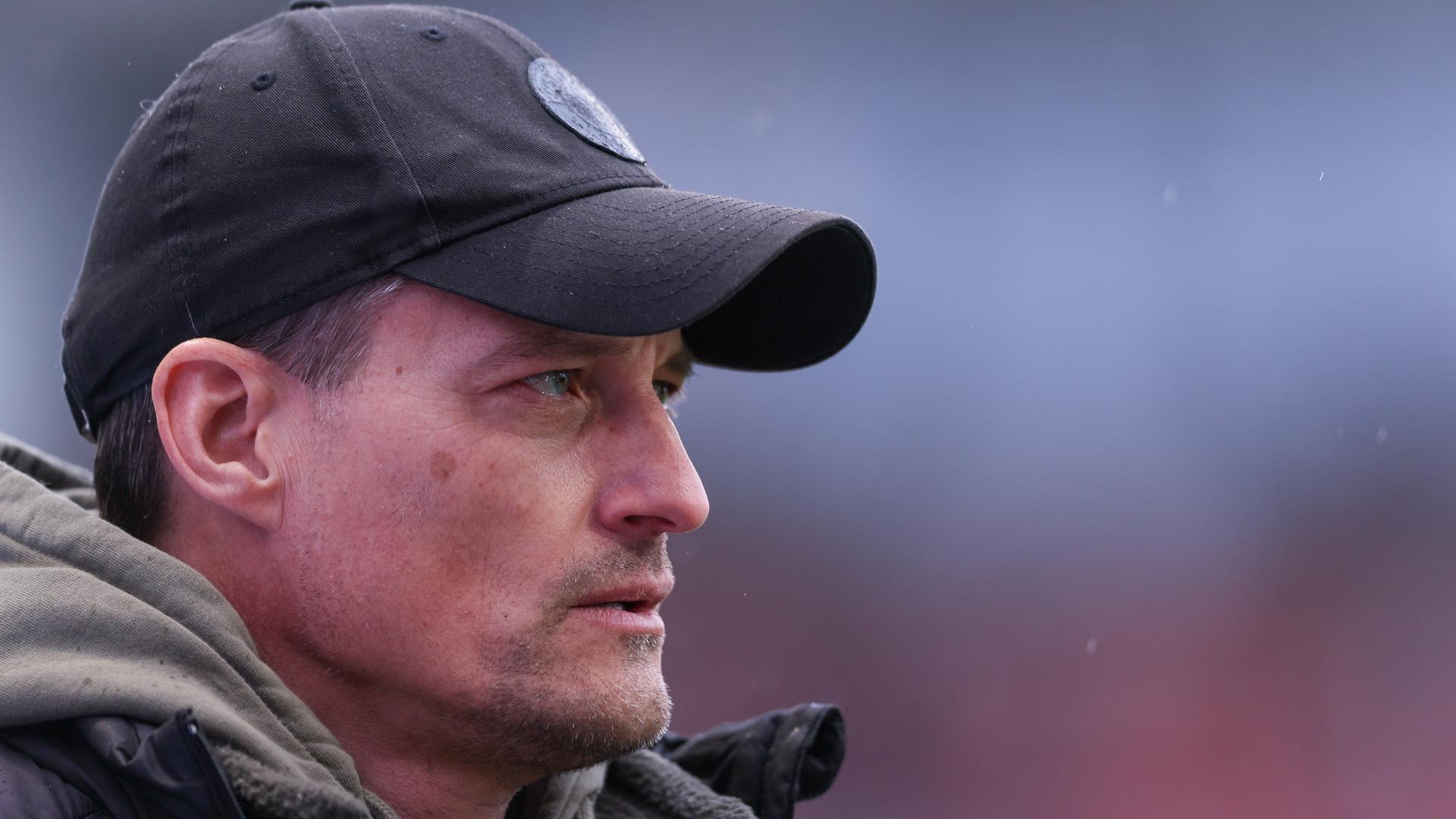 St. Pauli vs. SC Freiburg Bundesliga match in action