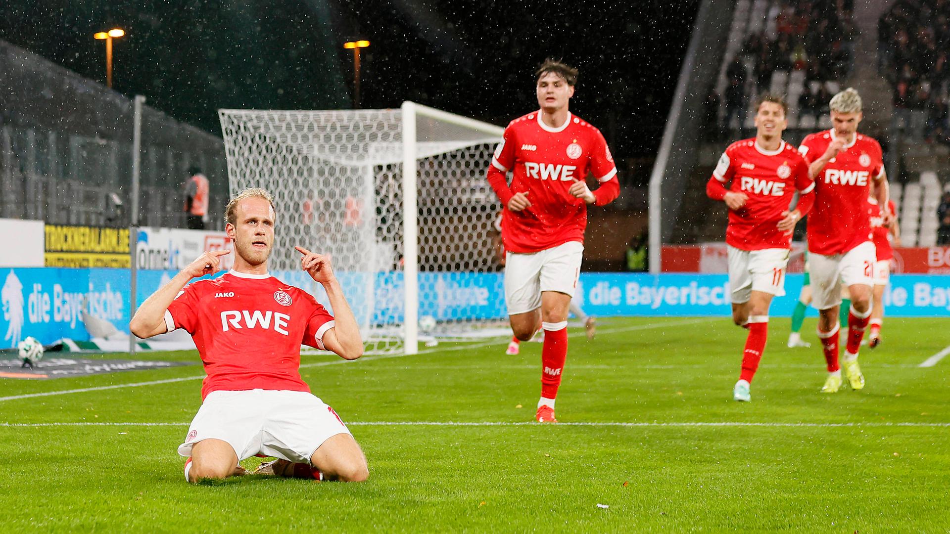 Jetzt live - Essen führt unter Flutlicht gegen Regensburg