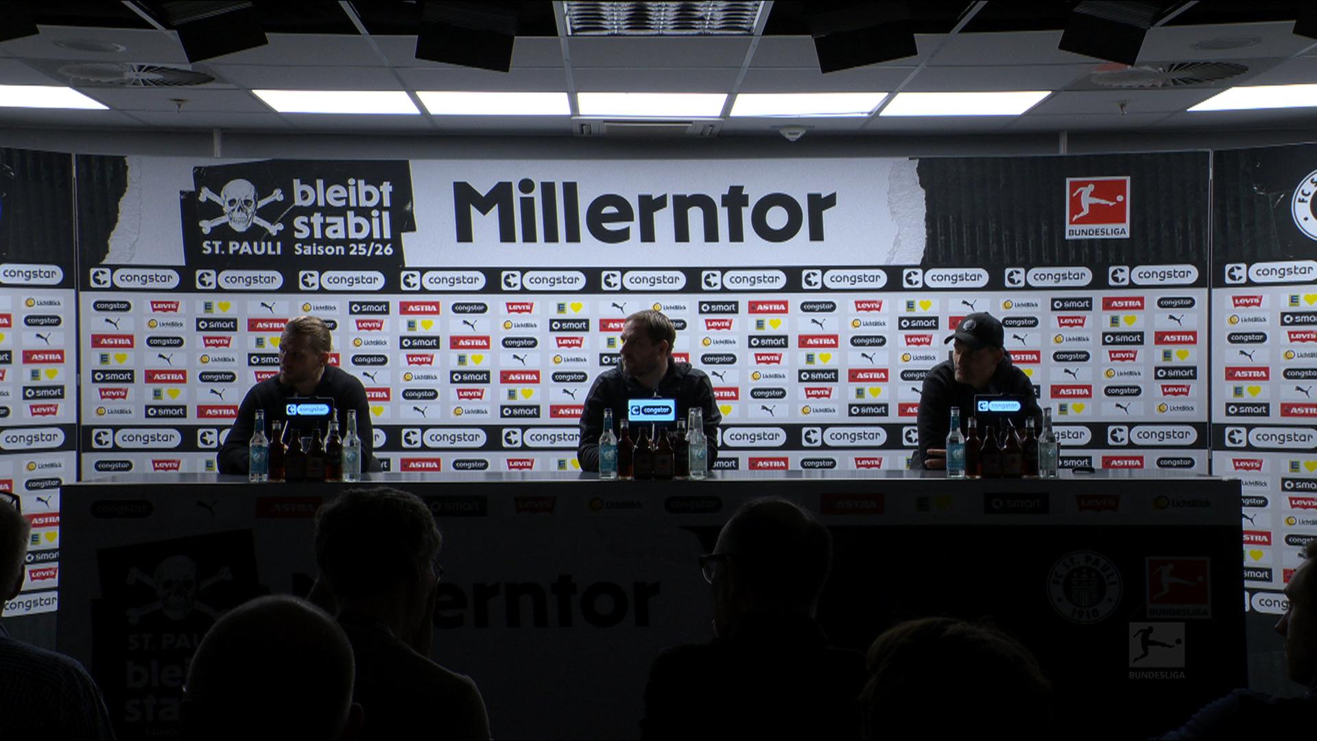 Das Licht fällt bei der PK nach dem Spiel St. Pauli gegen Gladbach aus | sportschau