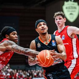 Ulms Alfonso Plummer am Ball