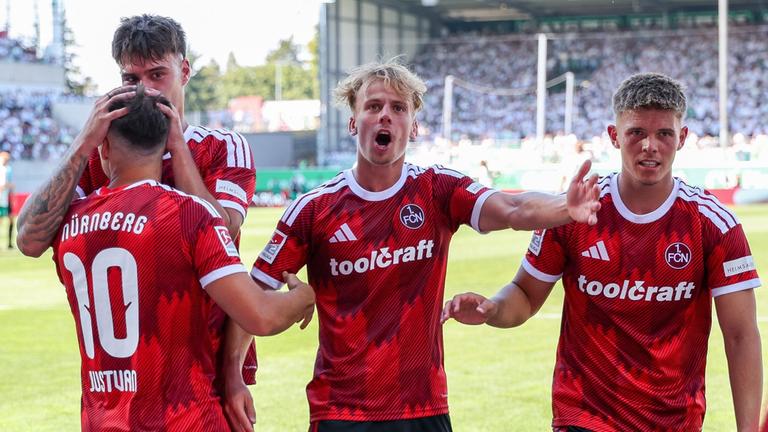 Der 1. FC Nürnberg hat einen emotionalen Sieg im Frankenderby eingefahren