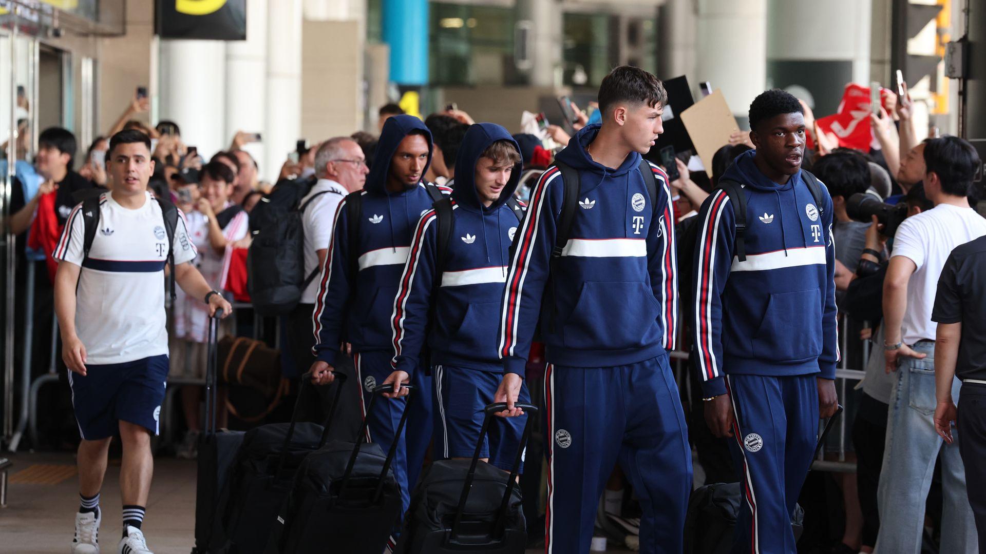 Der FC Bayern am Flughafen auf Jeju Island | picture-alliance/dpa