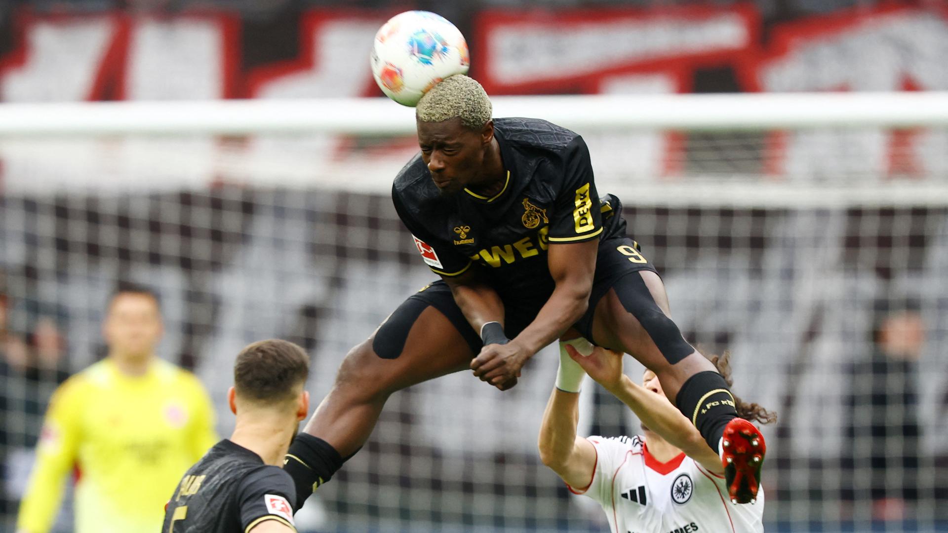 Рагнар Ахе во время удара головой