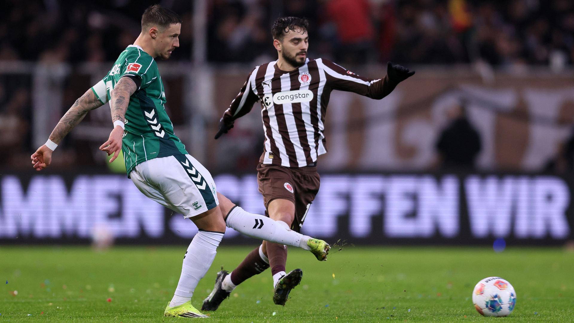 Marco Friedl in Aktion gegen Danel Sinani | Getty Images