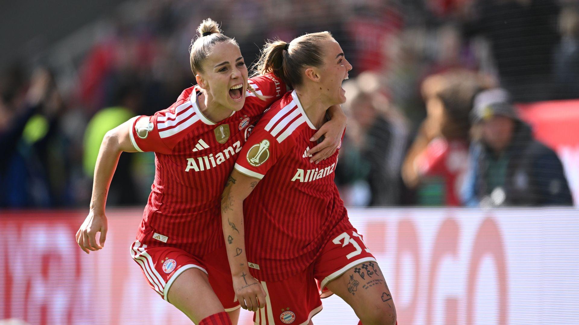 Giulia Gwinn (Bayern MÃ¼nchen, l) und Georgia Stanway (Bayern MÃ¼nchen) jubeln nach dem 1:0. | picture alliance/dpa | Fabian Strauch