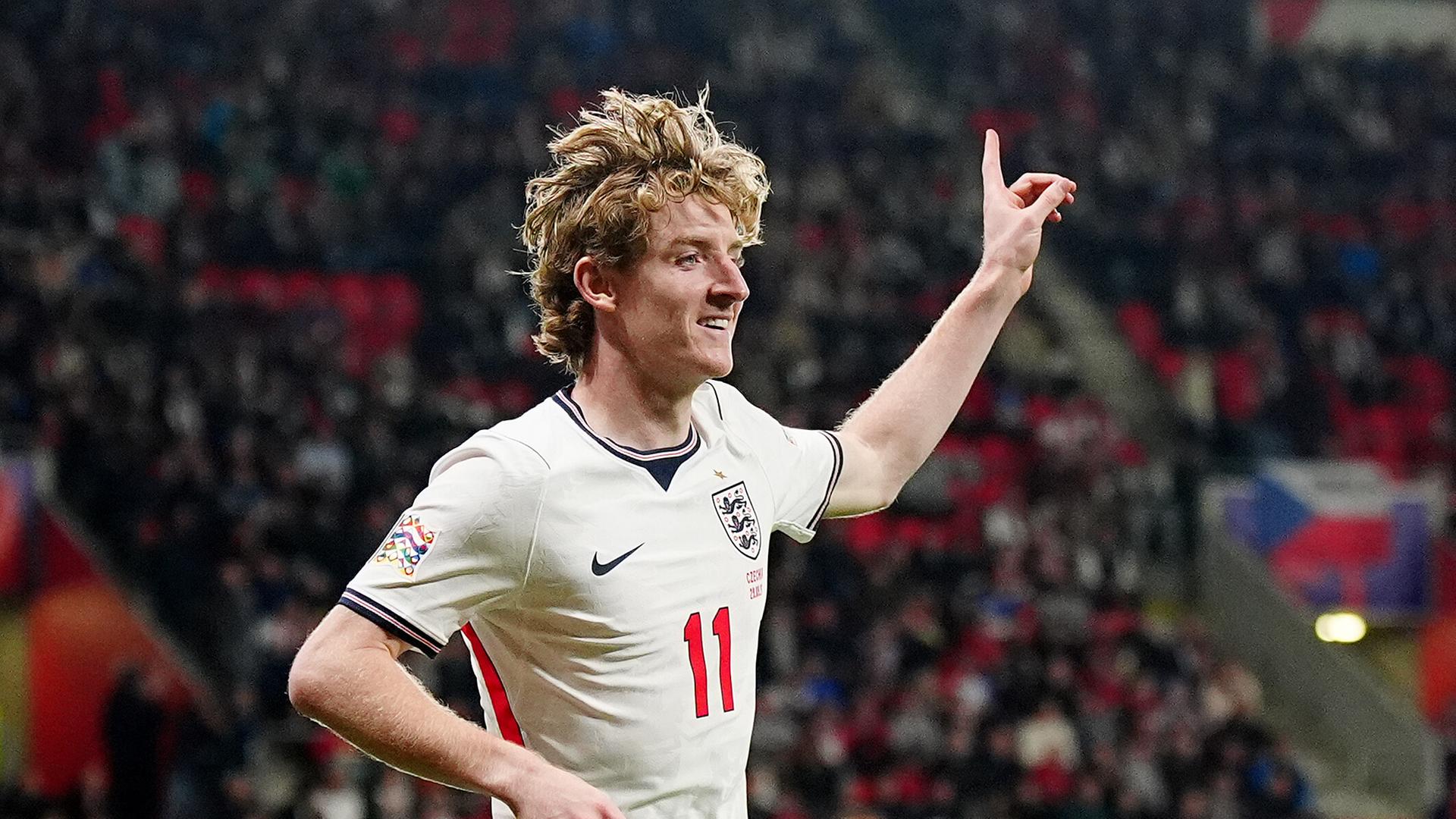 Gordon und Kane sorgen für Englands ersten Sieg