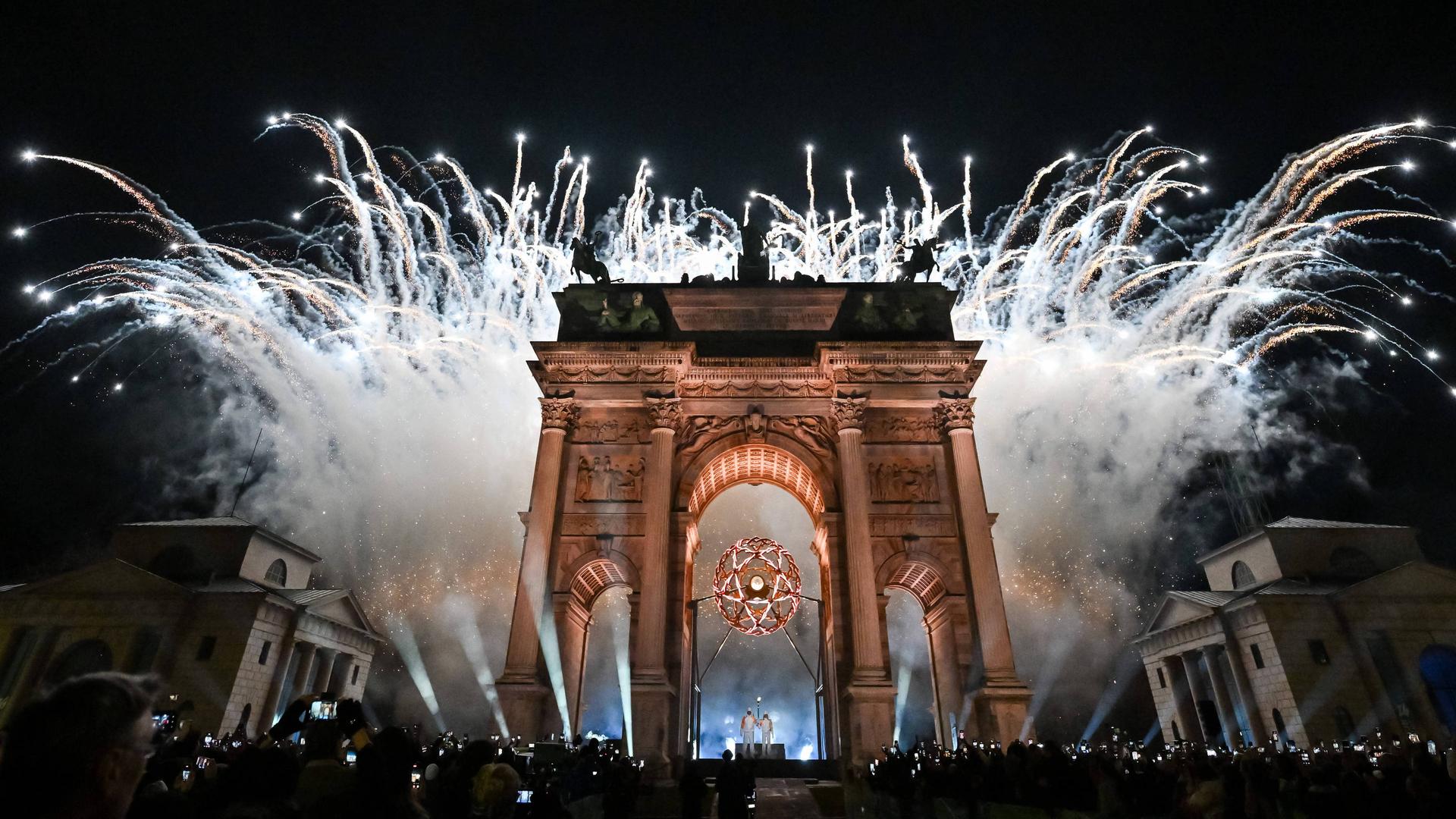 Das Feuerwerk beendet die ErÃ¶ffnungsfeier der olympischen Spiele | IMAGO/Bildbyran