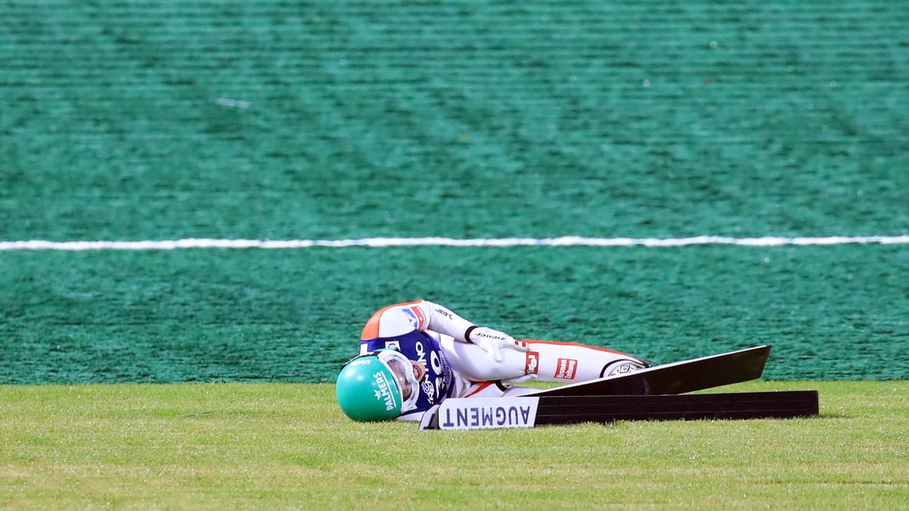 Ski jumping: Eva Pinkelnig to miss the Olympics after severe knee injury